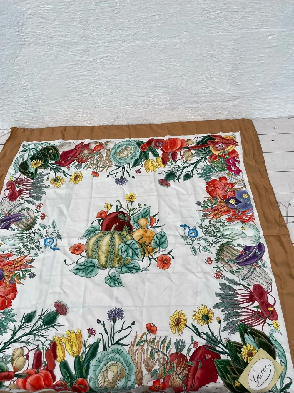 Gucci Silk Botanical Scarf in White and Brown